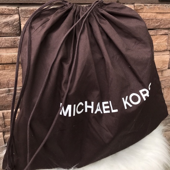 Michael Kors Men’s Messenger Bag - Picture 5 of 5